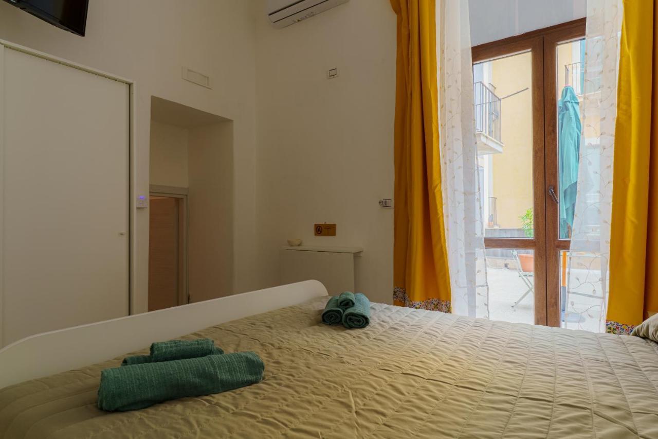 Casta Diva Holiday Rooms Katania Zewnętrze zdjęcie