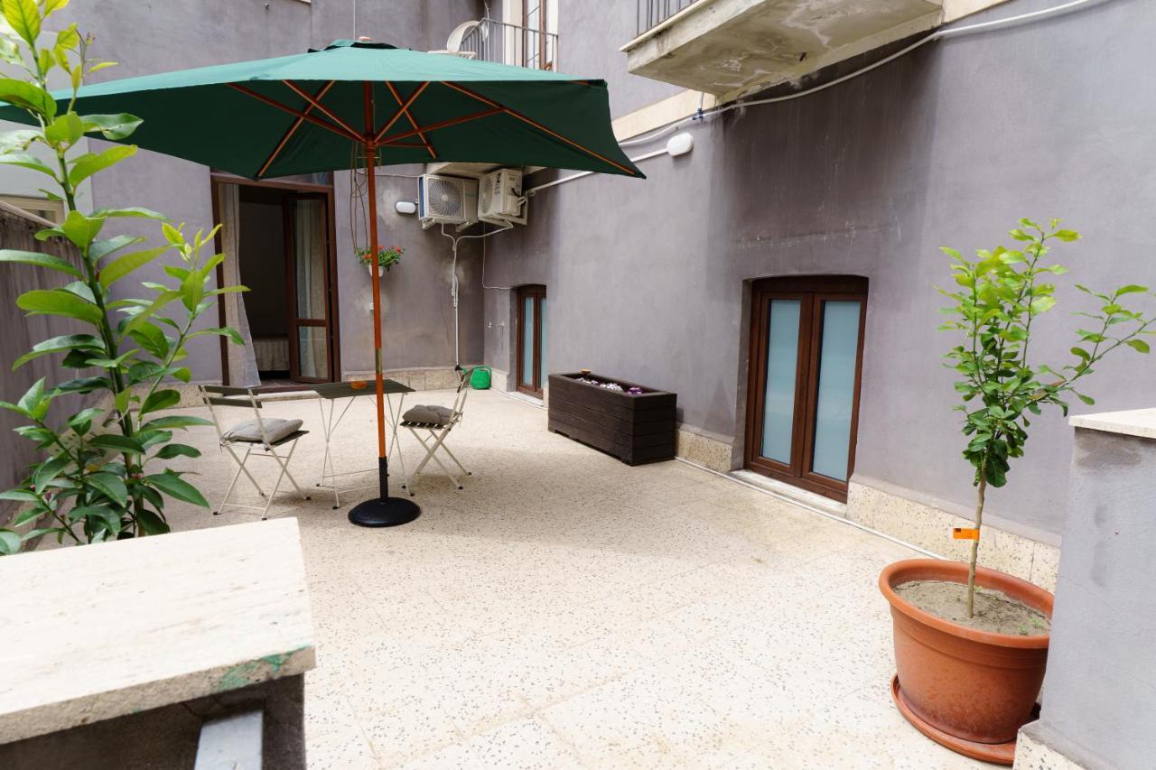 Casta Diva Holiday Rooms Katania Zewnętrze zdjęcie
